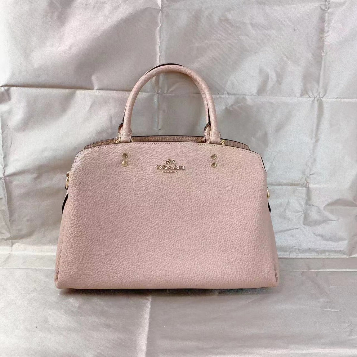 Coach 91493 Lillie Carryall In Gold/Faded Blush Coach 91493 Lillie Carryall In Gold/Faded Blush